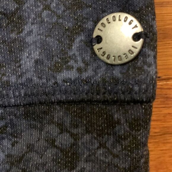 Ideology Size 3X long sleeve pullover black & blue lightweight top - Picture 11 of 11